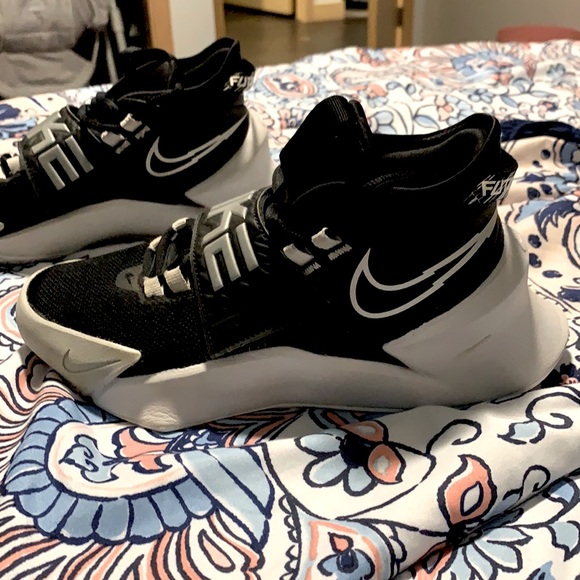 Nike Other - Nike Future Court 3’s Youth boy 4y